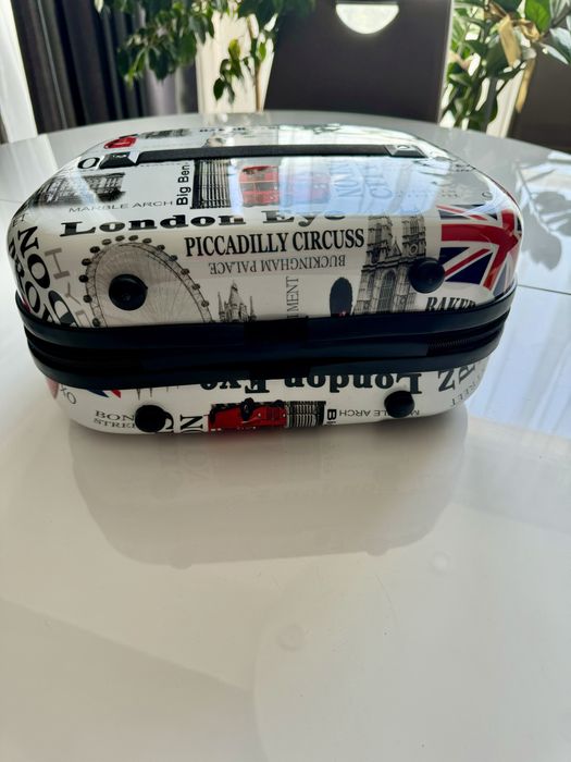 Мини куфарче/beauty cabin luggage