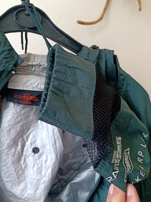 Дъждобран с гръб за раница Ferrino