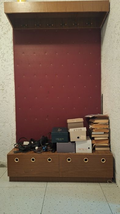 Продаю прихожку с зеркалом