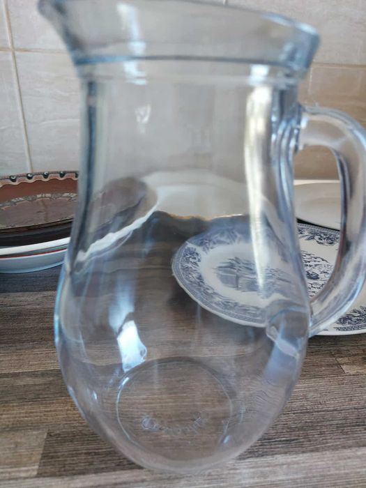 Две автентични стомни, домашни потреби, чинии