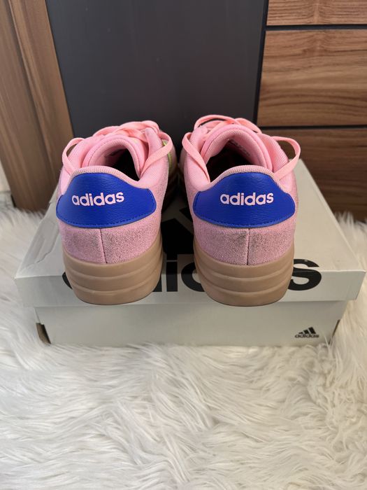 Оригинални маратонки adidas