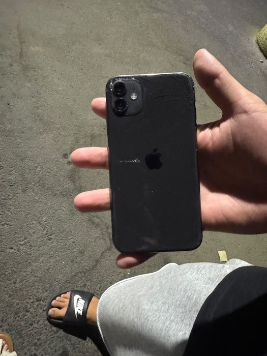 Iphone 11 128gb. 84% акб