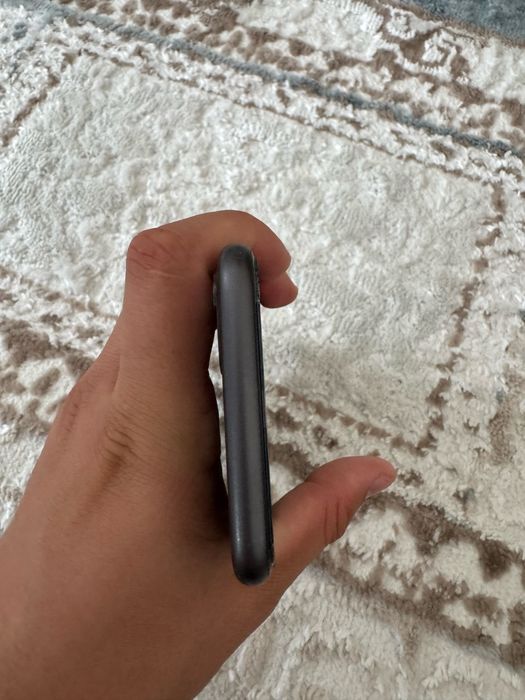 iPhone 11  64гб