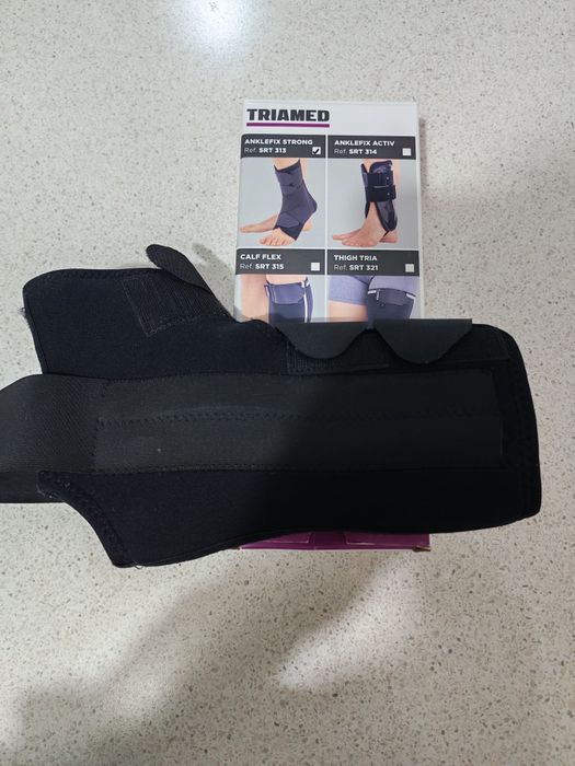 Orteza de glezna mobila cu atele metalice