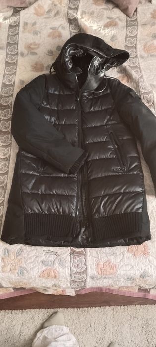Продам пуховик на девочку