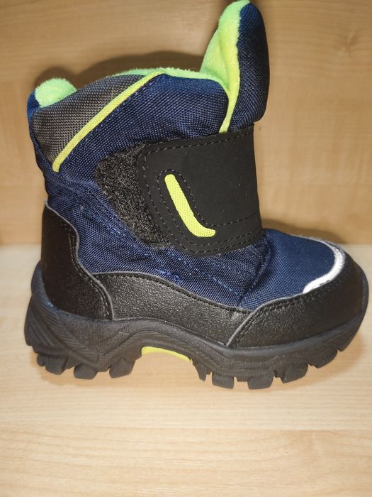 Продам детские зимние ботинки