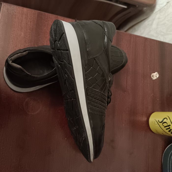 Мужские кожаные кросовки 40 размер