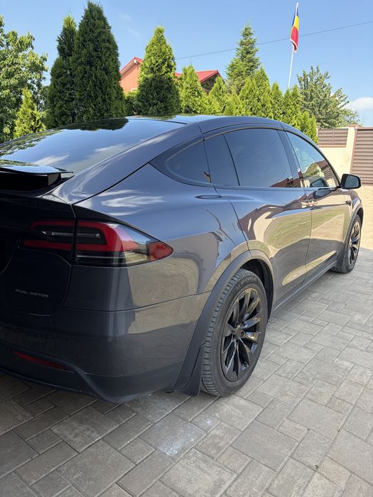 TESLA Model X 2021 — imagine 3