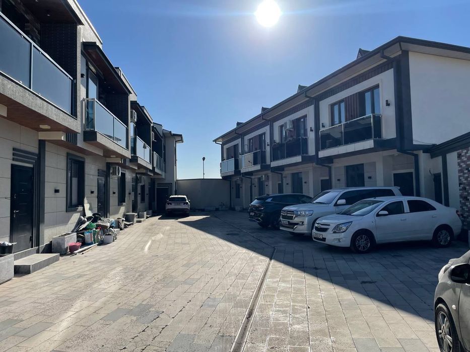 Продаётся КОТТЕДЖ Таун-Хаус