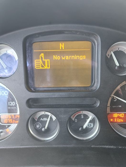 Vând Daf XF 105 460 Standart retarder