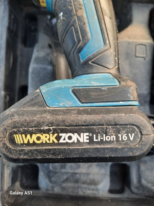 Пробивен винтоверт. Работещ