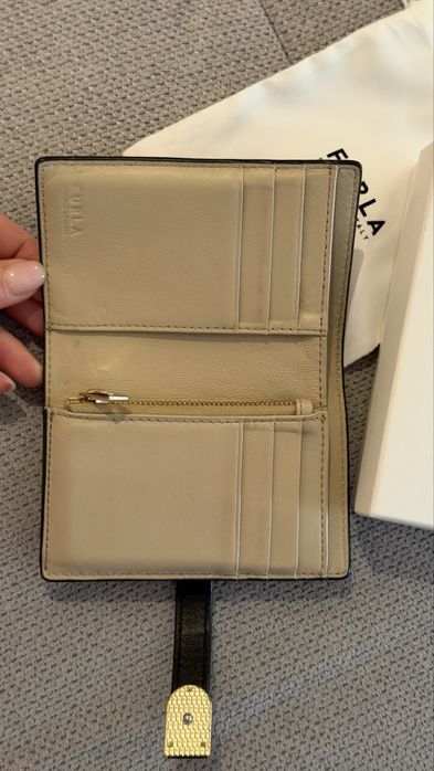 Портмоне Furla много запазено