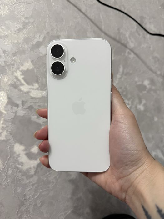 iPhone 16, 256 (90%)