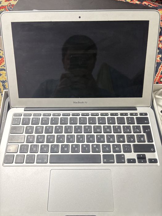 Продам Apple Macbook Air 11” (2010)