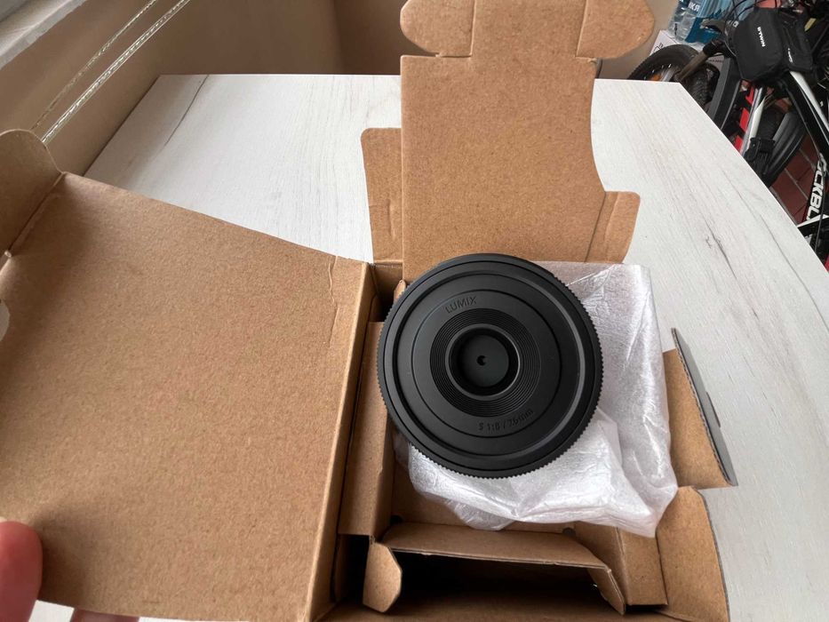 обектив Panasonic LUMIX S 26mm F8