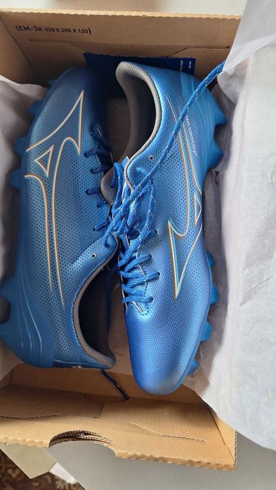 Чисто нови Бутонки Mizuno