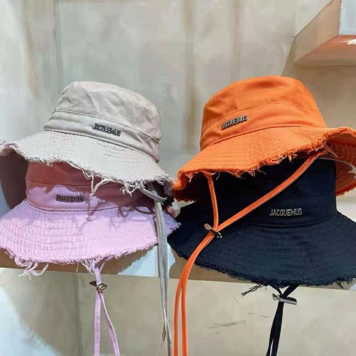 Jacquemus шапки.