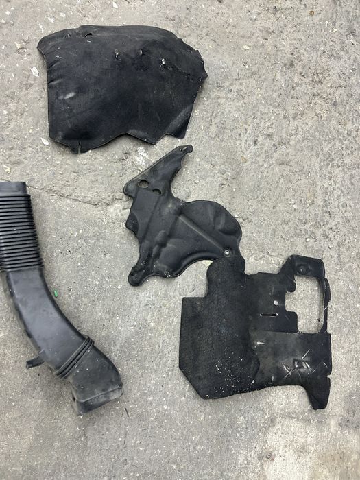 Suport filtru aer bmw f10 f11 n47 capac motor bmw f10 f11