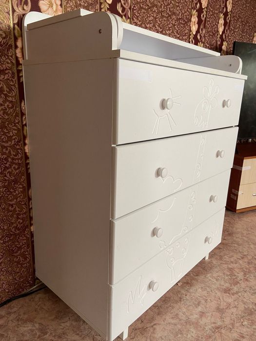 Продам детский кровать и комод