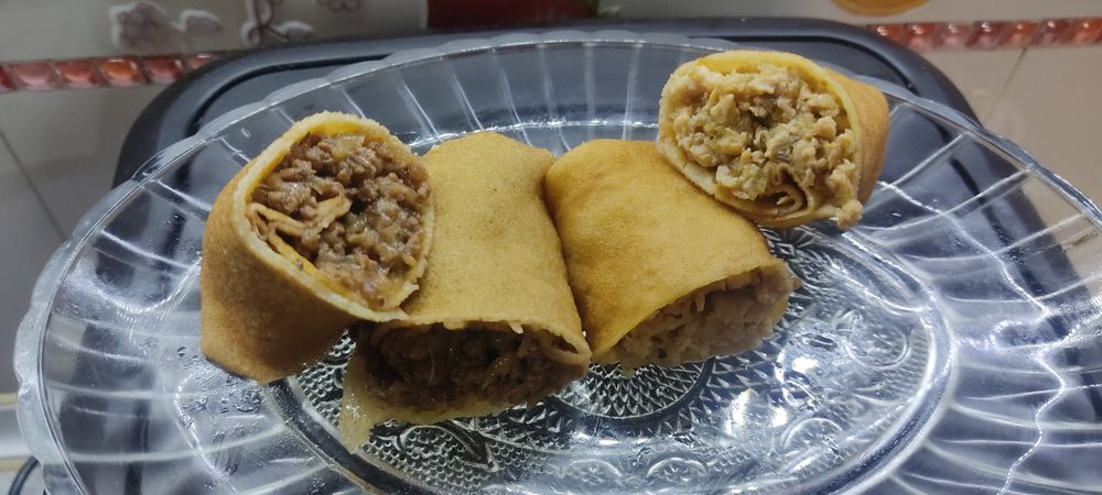 На заказ блинчики с мясом, с курицей, с творогом.