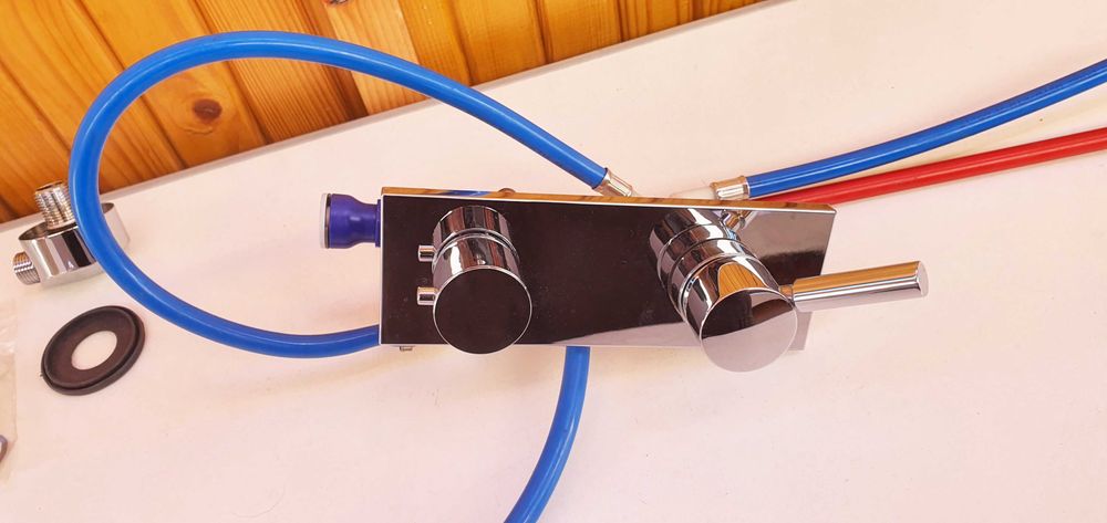 Duș  autorulota de la Reich, cu furtun si para dar si palarie mare