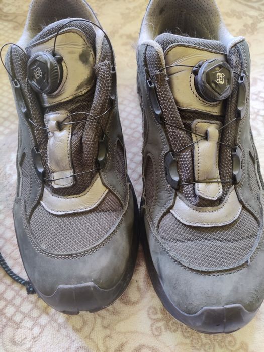 Маратонки  Reebok и Grisport vibrom