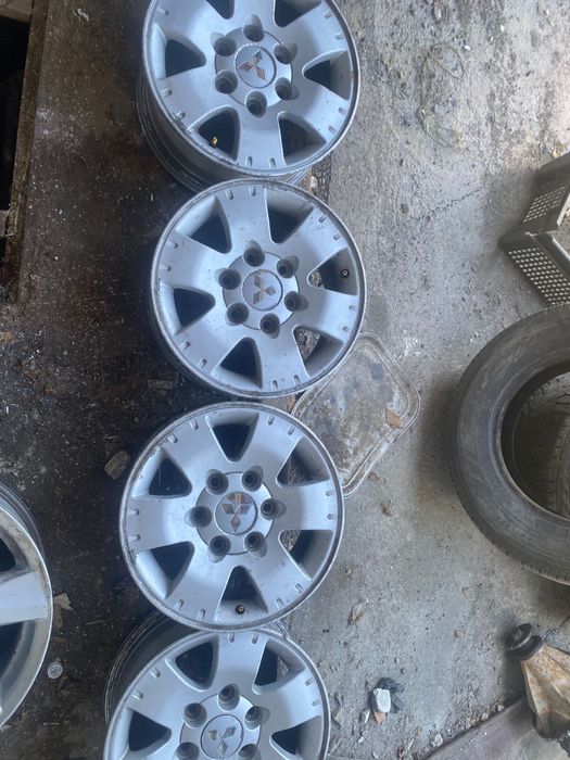 Продам диски на  бегемот Pajero