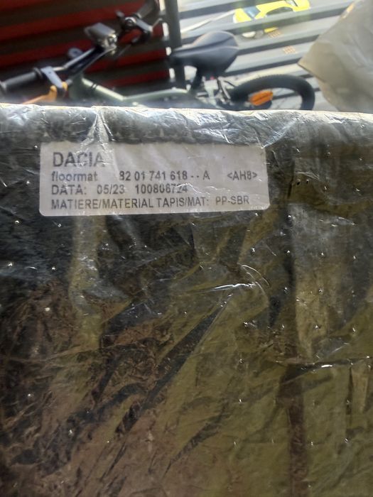 Covorașe originale Dacia Spring – textile – 4 buc – NOI – 8201741618