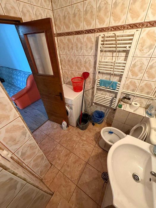 apartament 3 camere de inchiriat