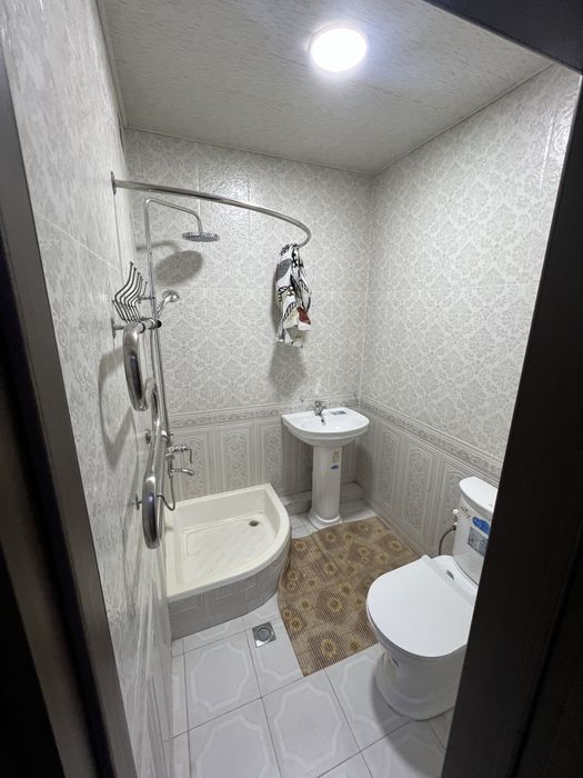 Юнусабад 19  Своя Продам или сдам 3/1/5   нежилое вдоль дороги