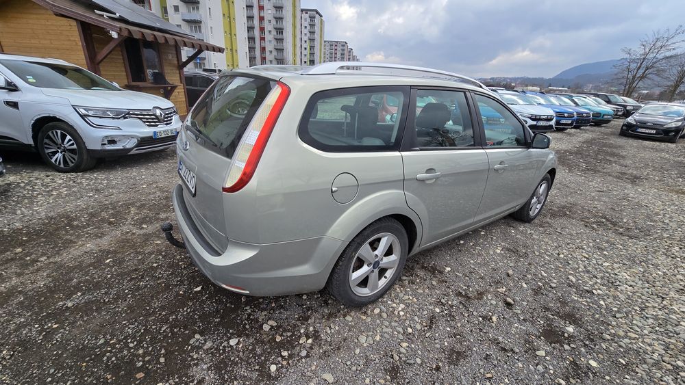 Ford Focus 1.6 benzina 11. 2010