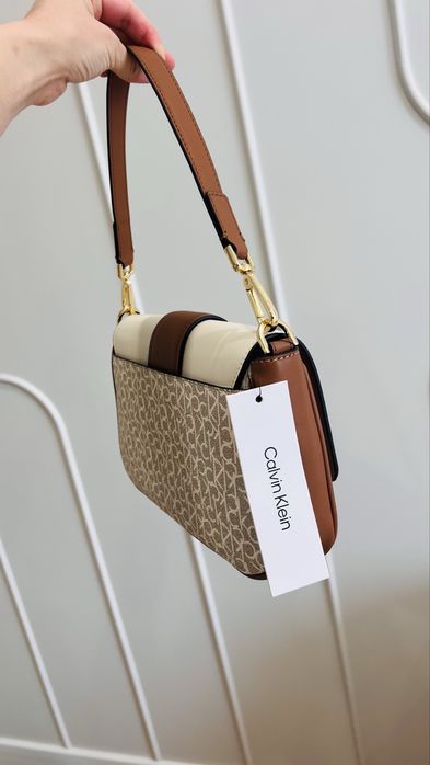 Продам сумку Calvin Klein! Оригинал! Новая!