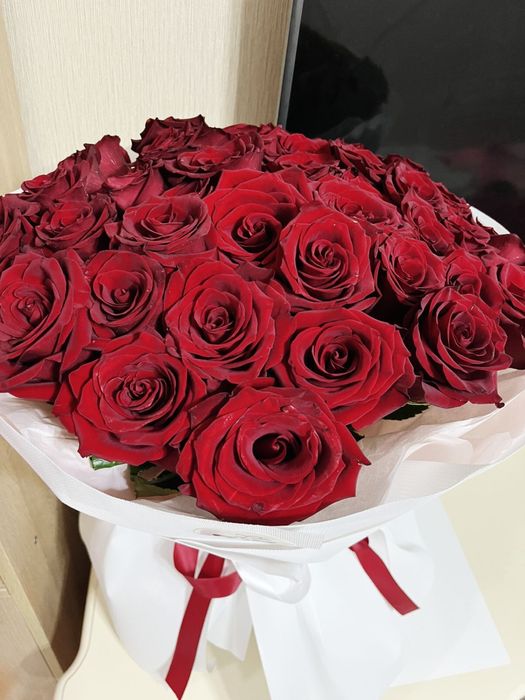 Розы цветы 47шт. красивые