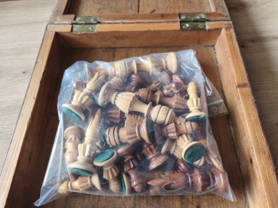 Античен масивен шах дърво ръчна изработка  от средата на 40те години