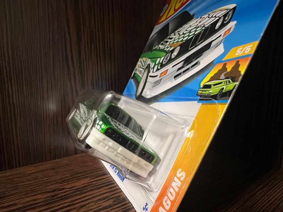 Hot Wheels BMW M3 Wagon Super Treasure Hunt STH + protector