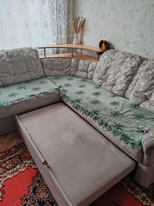 Срочно продам диван