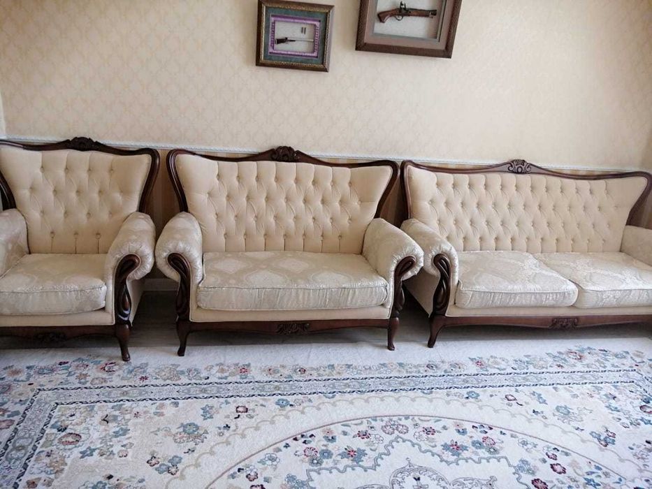 Классический диванный гарнитур — диван + 2 кресла