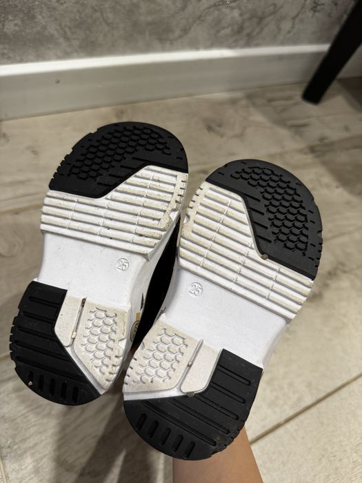 Продам зимние сапоги от Indigo kids