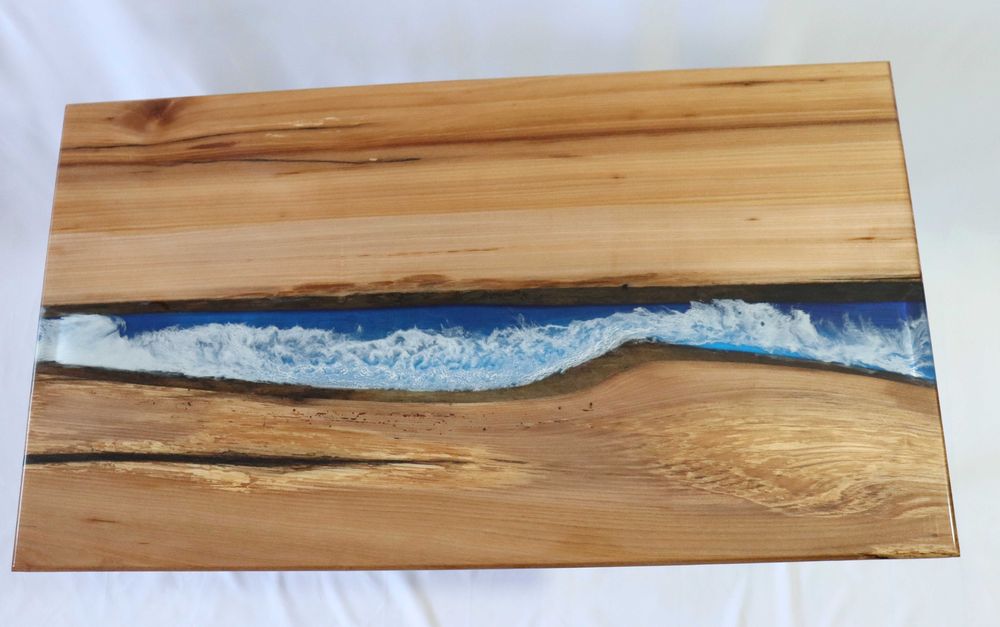 Măsuță de cafea din cireș și rășină epoxidică – River Table unicat