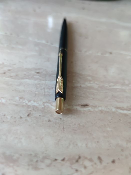 Pix Parker Insigna vintage made in England