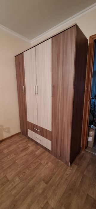 Шкаф почти новый