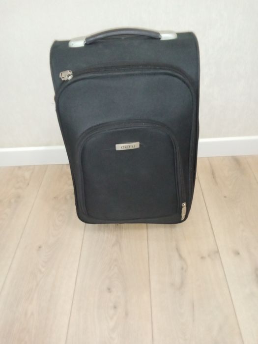 Чемодан на колесиках на Улы дала