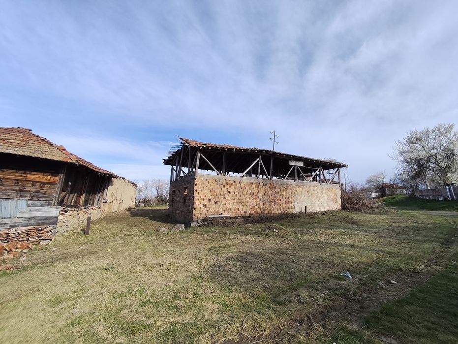 Дворно място в село Добри дял