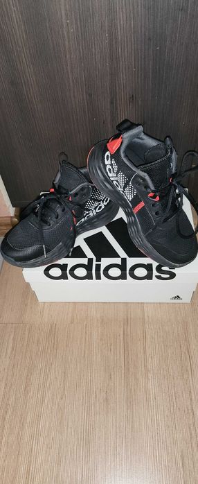 Детски маратонки Adidas.