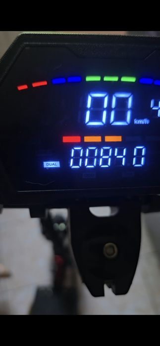 Trotineta electrică Emanba