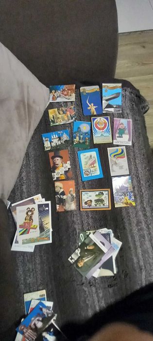 Продават се стари съветски календарчета