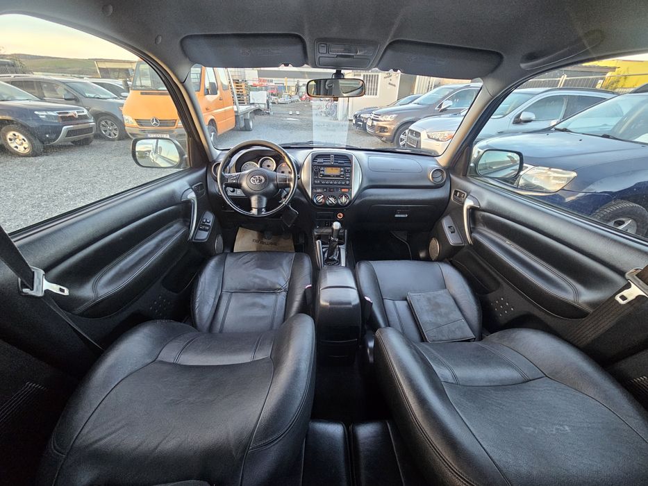 Toyota Rav4,2.0 Diesel 4x4,Clima,Piele,Jante,Cârlig,Posibil Rate ***