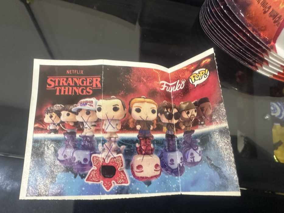 Фигурки очень странные дела