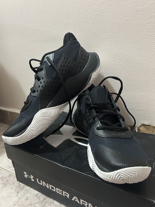 Нови маратонки Under Armour