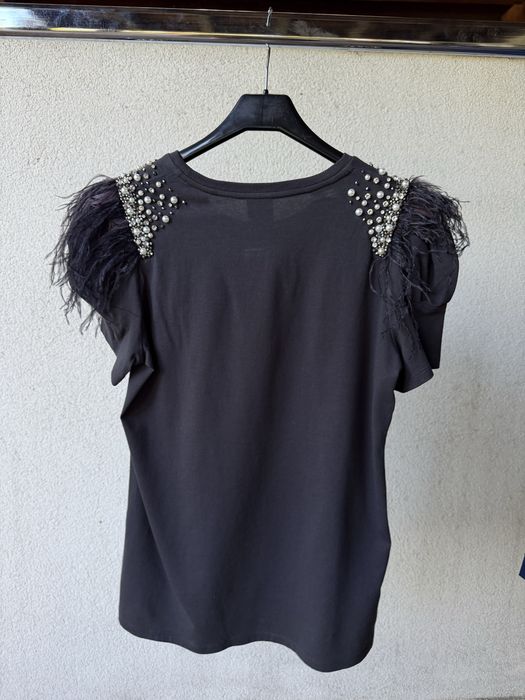 Tricou Pinko cu pene pe umeri